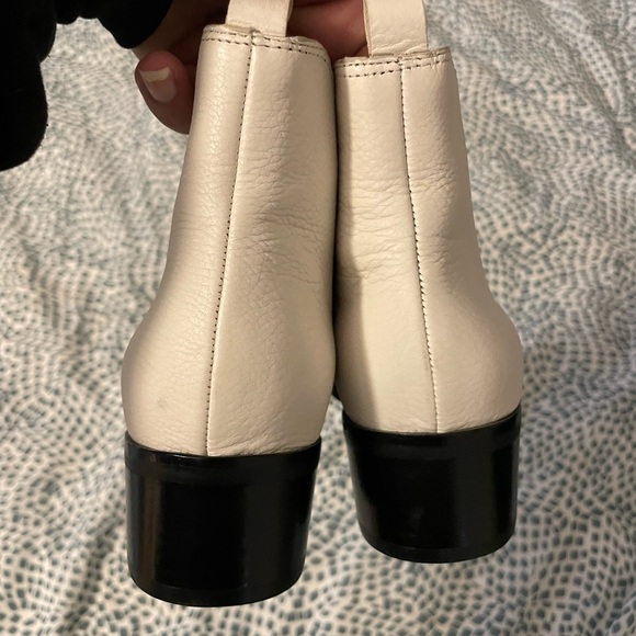 NWOT Marc Fisher Yale Chelsea boots size 6 - Picture 5 of 5